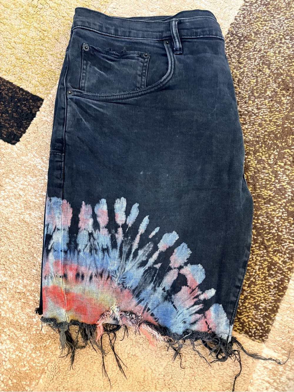 Purple Brand Men's Black Tie-Dye Midi Denim Shorts with Frayed Hem